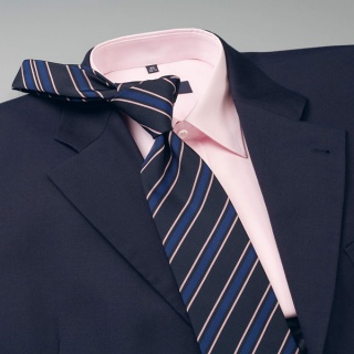 Optimiser l’association de votre costume, cravate et chemise : 5 principes clés